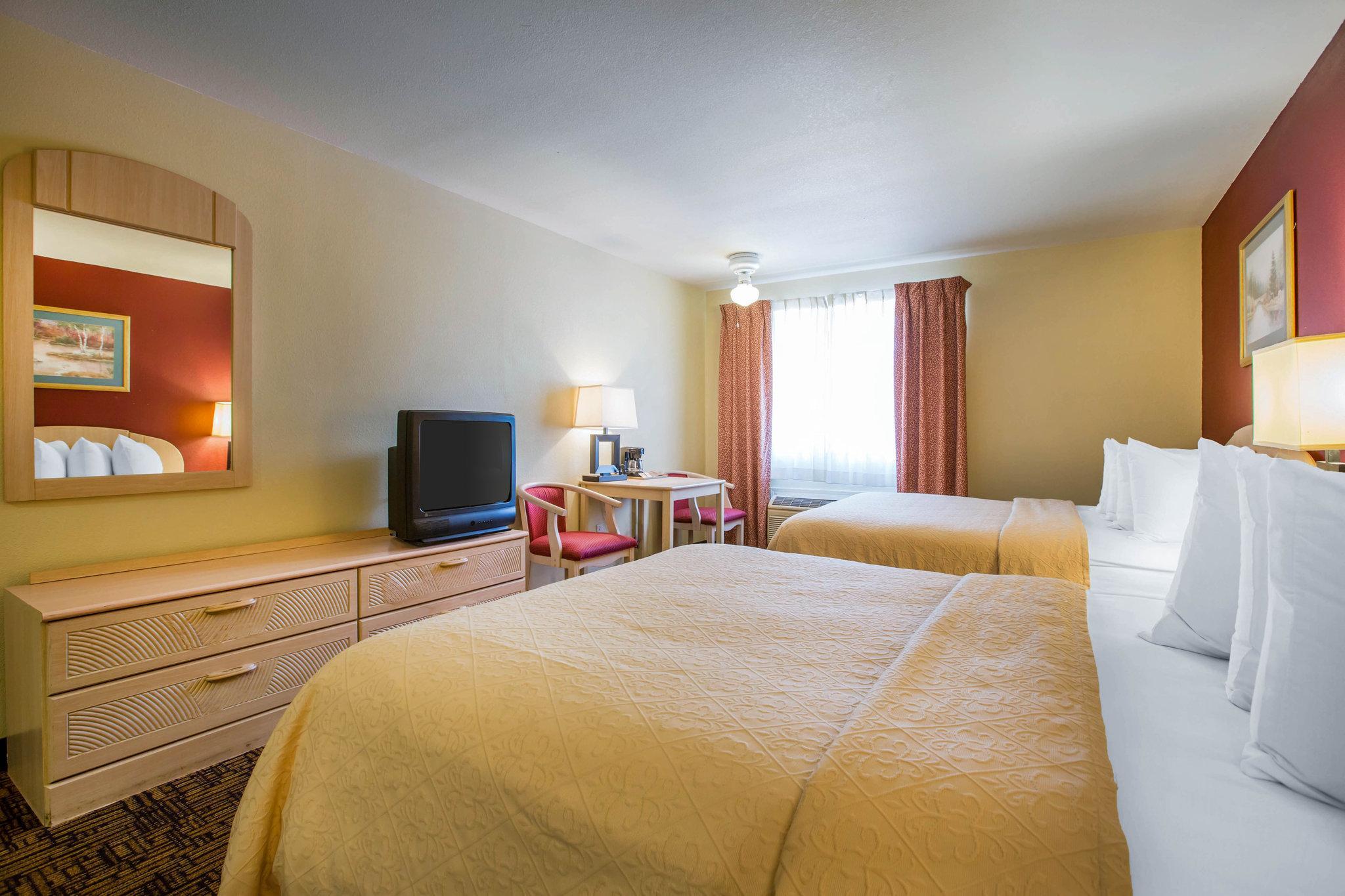 Quality Inn & Suites Weed Eksteriør bilde