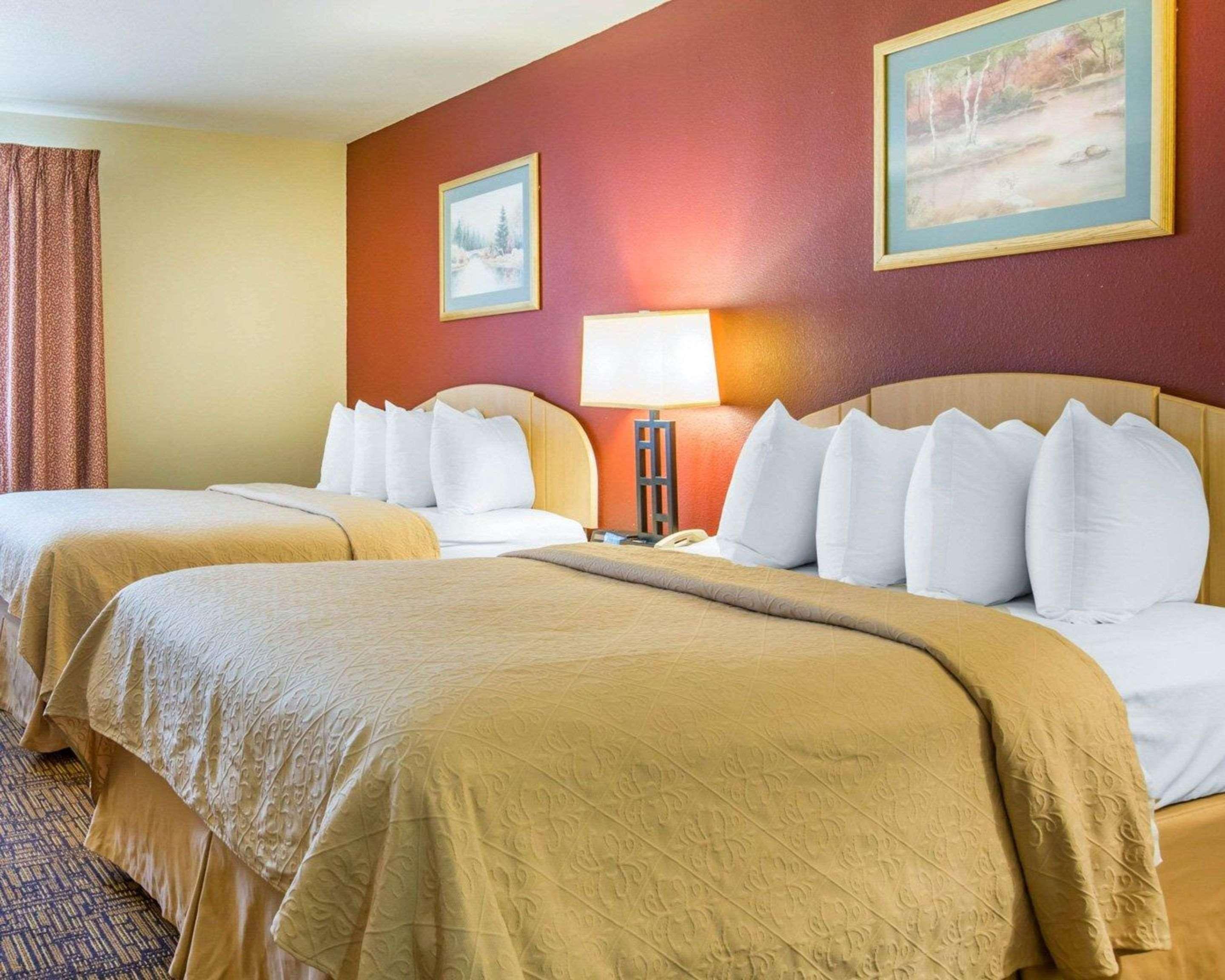 Quality Inn & Suites Weed Eksteriør bilde