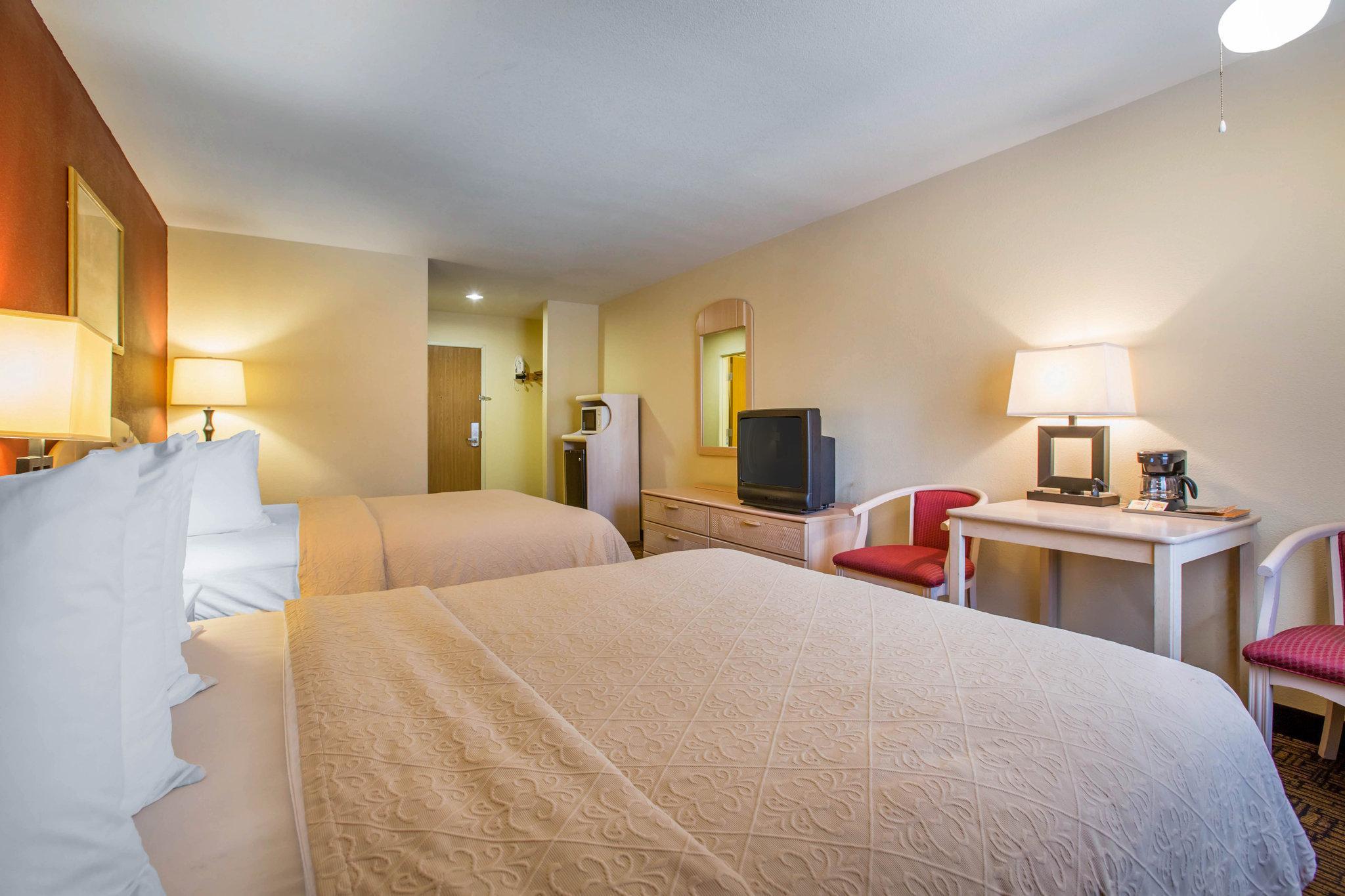 Quality Inn & Suites Weed Eksteriør bilde