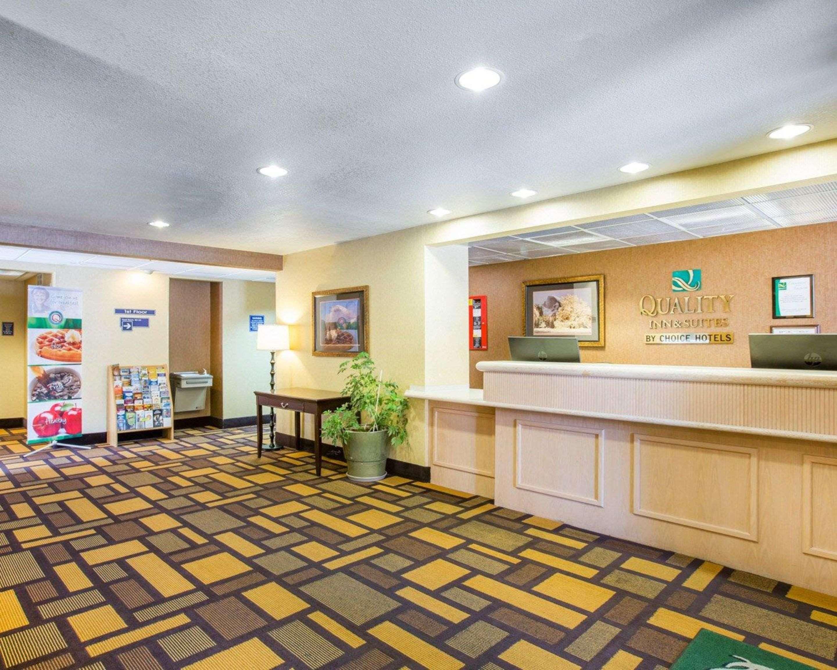 Quality Inn & Suites Weed Eksteriør bilde