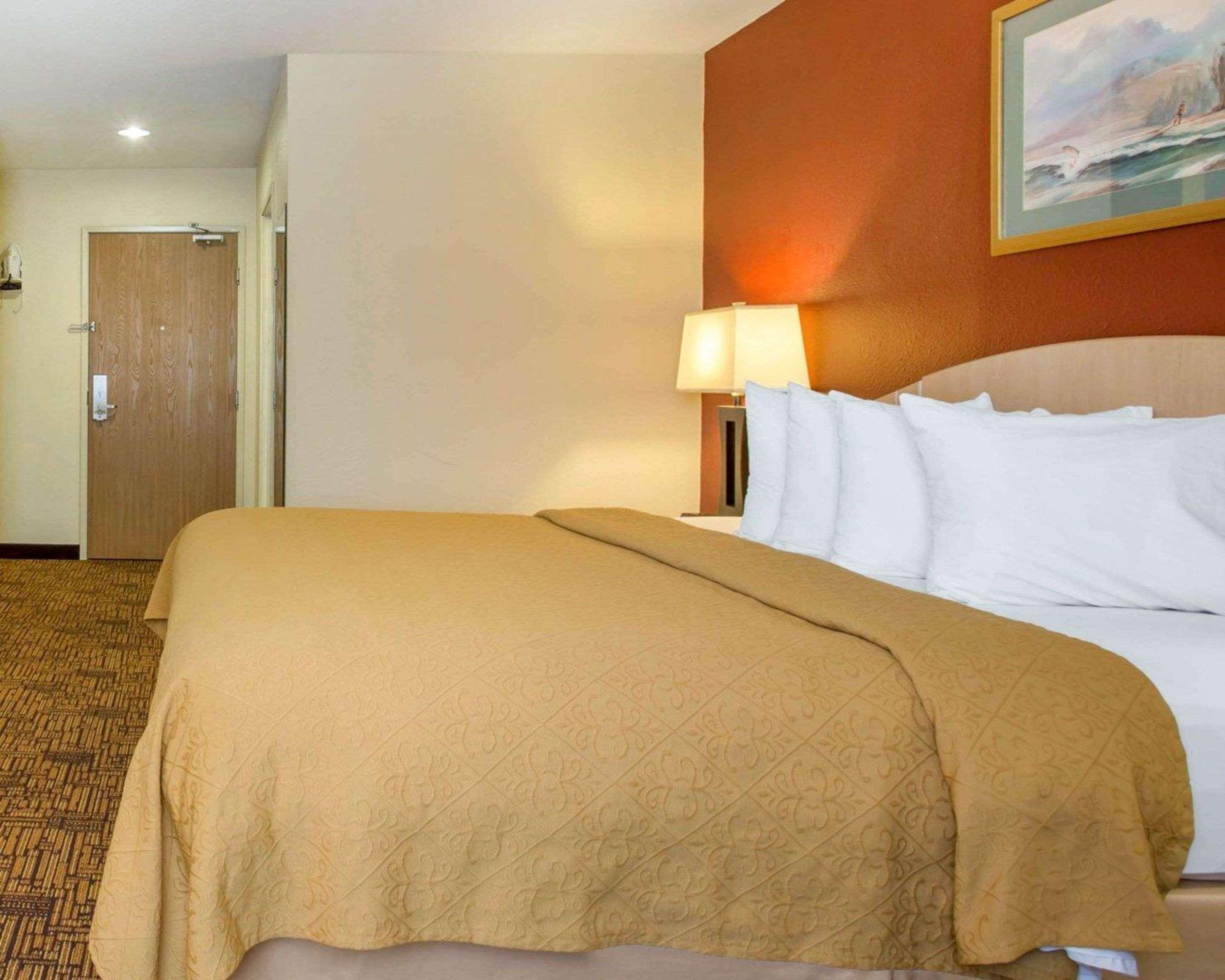 Quality Inn & Suites Weed Eksteriør bilde